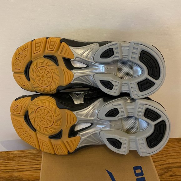 Mizuno Wave Bolt 5 Women's Volleyball Shoes - NWT - Picture 5 of 7